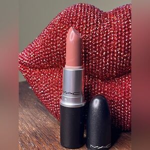 MAC x LAURA LEE COLAB LIPSTICK LARLARLEE LUSTRE